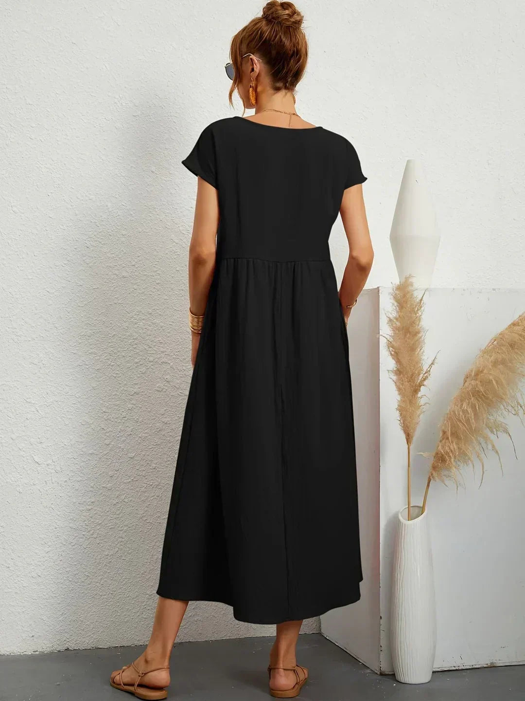 HEIKE | VLOEIEND MIDIKLEID VAN TIJDLOZE ELEGANTIE